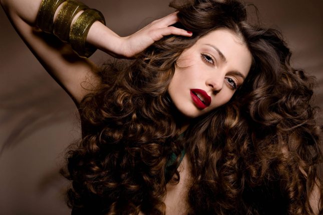 Haarverlängerung und -verdichtung Haarverlaengerung und verdichtung1 GreatLengths Haarstudio Boden scaled 645x430 - Haarverlängerung und -verdichtung